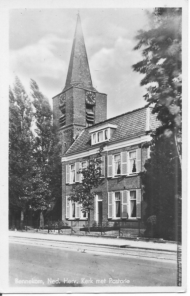 Oude Ansichtkaart Bennekom Ned. Herv. Kerk met Pastorie, Ophalen of Verzenden, 1940 tot 1960, Gelopen, Gelderland