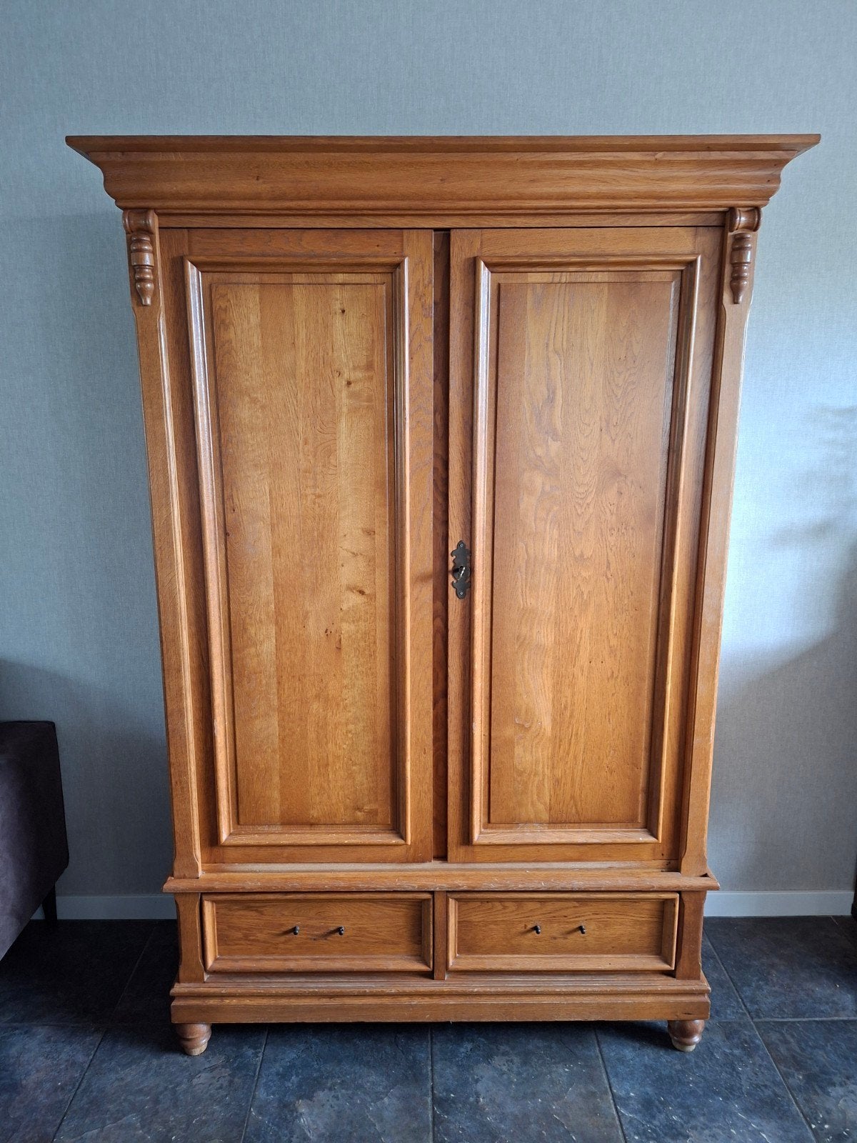 Massief eikenhouten kast met defect sluitwerk, Ophalen, Gebruikt, Klassiek, Eikenhout