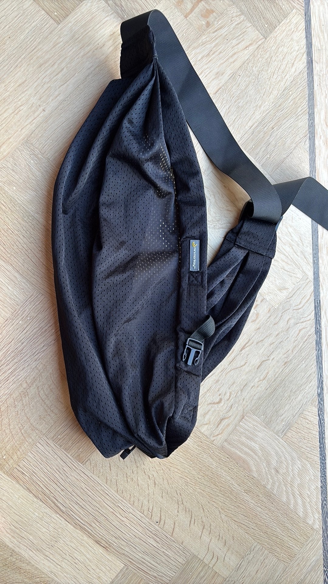 Mini monkey sling, Kinderen en Baby's, Babydragers en Draagdoeken, Overige merken, Ophalen of Verzenden, Zo goed als nieuw, Buik, Rug of Zij