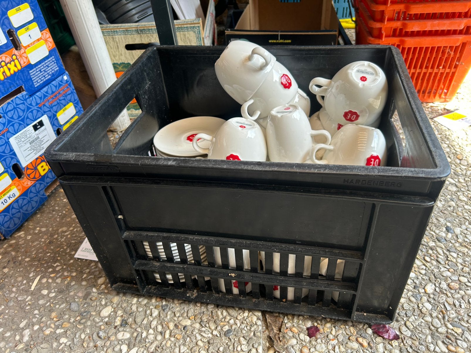 Douwe egberts mokken set. Verschillende kopjes en schotels, Ophalen of Verzenden, Zo goed als nieuw