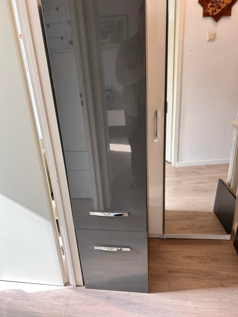 Kolomkast met planken- Hoogglans grijs, Ophalen, Gebruikt