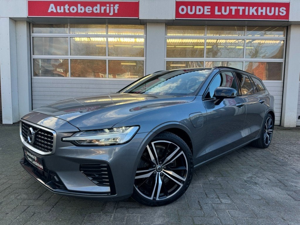 Volvo V60 2.0 T8 Twin-Engine AWD R-Design Camera Harman/Kard, Automaat, Gebruikt, Huisgarantie, 4 cilinders