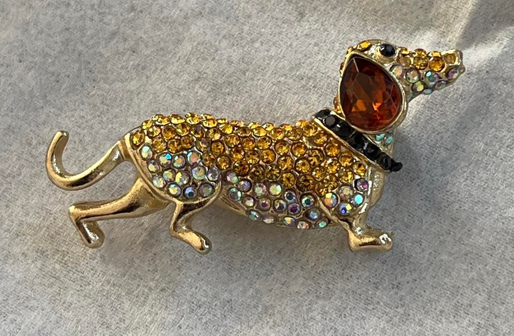 Nog nieuw een teckel broche 5 x 2,5 cm, Sieraden, Tassen en Uiterlijk, Verzenden, Zo goed als nieuw, Overige materialen