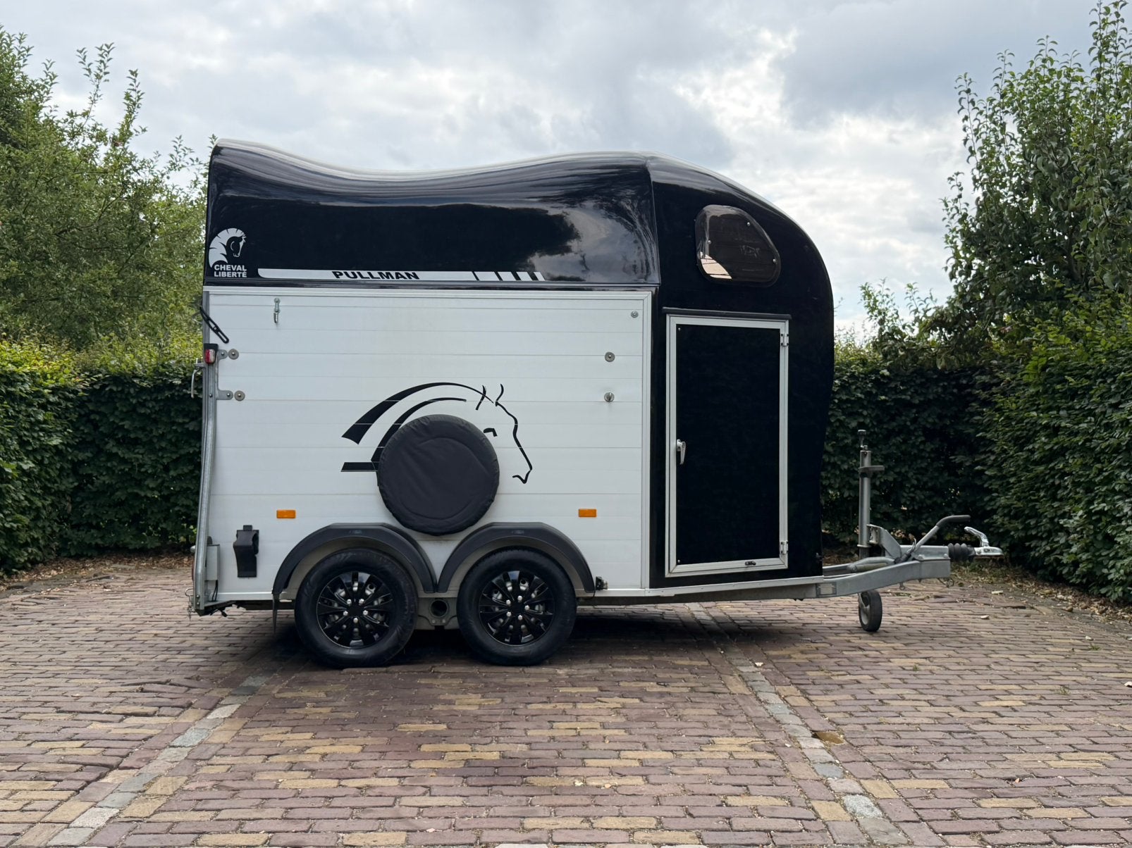 Mooie 2 paards cheval liberte vol aluminium met zadelkamer, Ophalen, Overige typen, Aluminium, Zo goed als nieuw