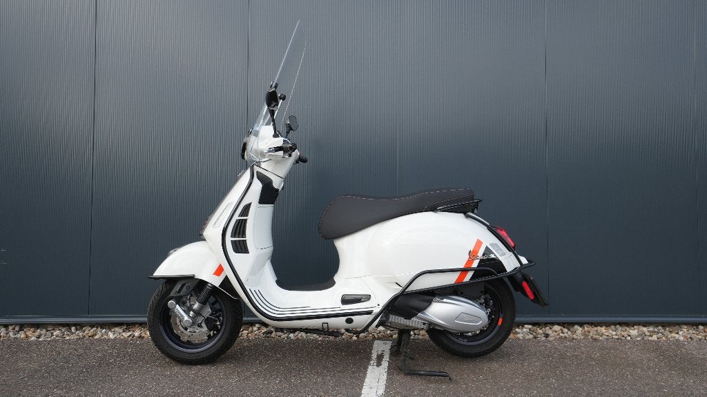VESPA GTS 300 SUPERSPORT RST BIANCO BTW, Scooter, Nieuw, Bedrijf, Minimaal motorrijbewijs A2