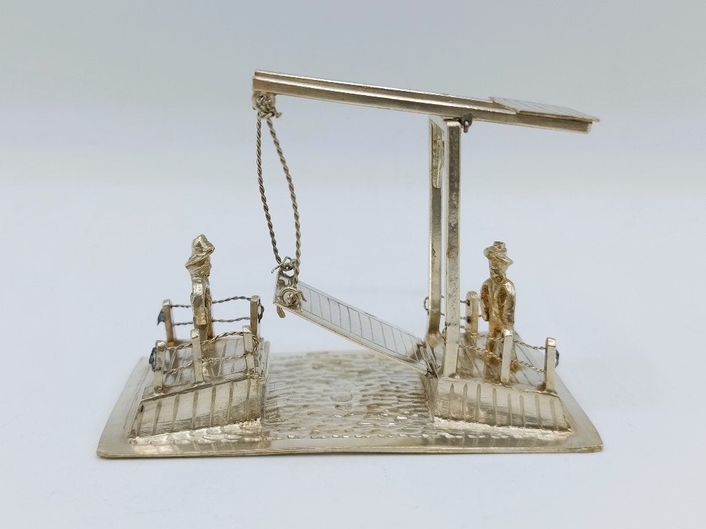 Zilveren miniatuur ophaalbrug, J. van Dijk, Hoorn, ca. 1910, Verzenden, Zilver