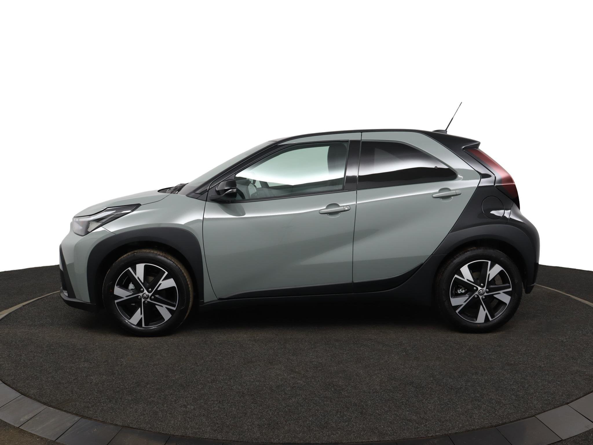 Toyota Aygo X Hybrid 115 pulse | Nieuw! |, 12 maanden, Stof, Euro 6, 4 stoelen