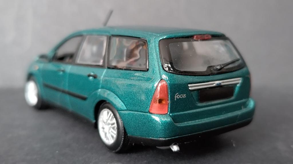 Ford Focus Stationcar Ghia 1:43 Minichamps Pol, Hobby en Vrije tijd, Modelauto's | 1:43, Verzenden, ., Nieuw, MiniChamps