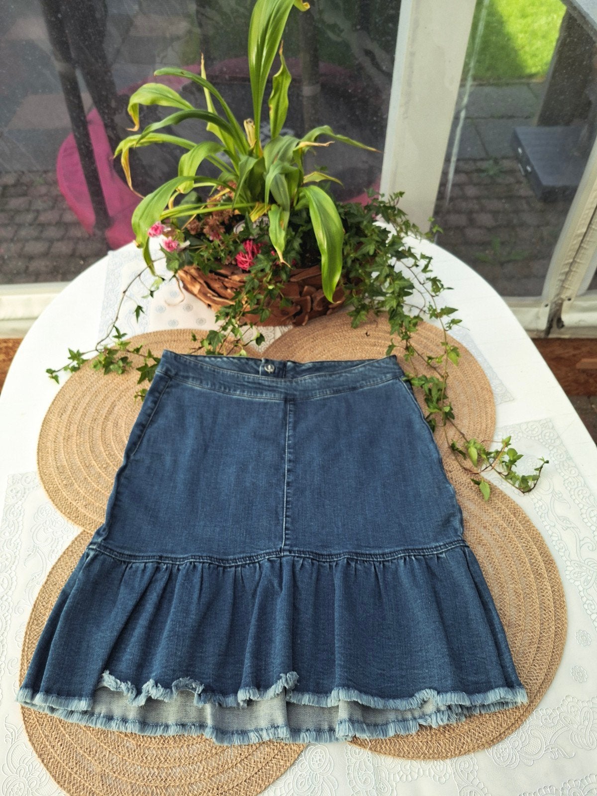 Janina spijkerrok met ruches - Maat 38/M), Maat 38/40 (M), Blauw, Ophalen of Verzenden, Zo goed als nieuw