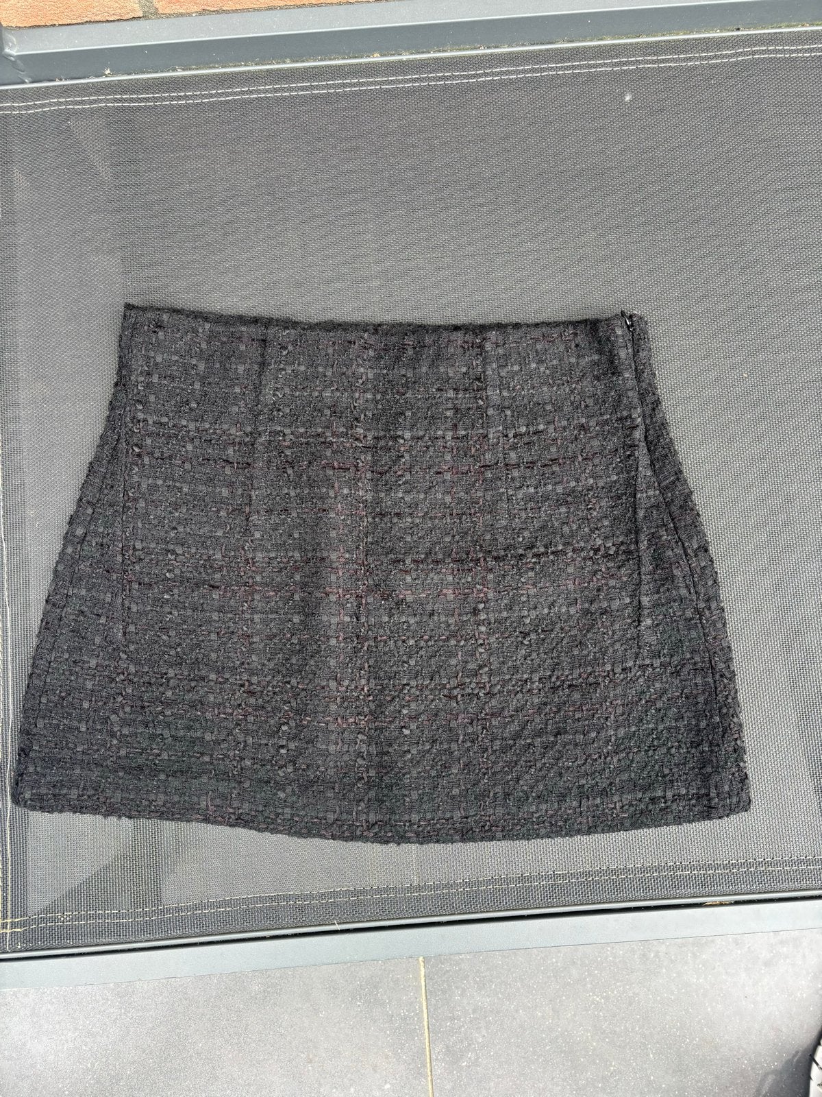 Zwart Bouclé Rokje - Maat L (valt als M), Kleding | Dames, Rokken, Maat 38/40 (M), Zwart, Ophalen of Verzenden, Gedragen