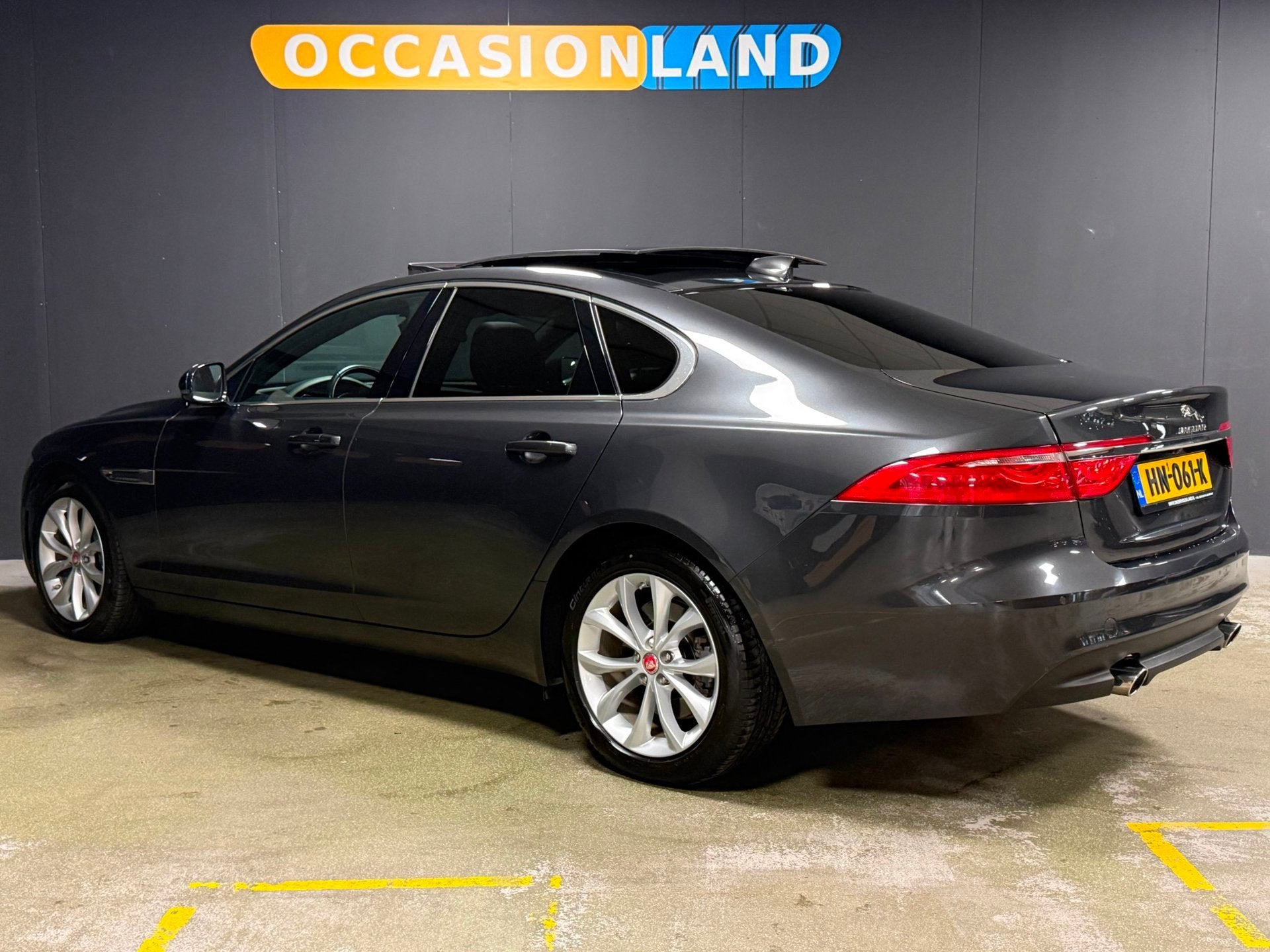 Jaguar XF 2.0 Portfolio|ORG NL|UNIEK|PANO|PDC|KEYLESS START|, Auto's, Achterwielaandrijving, Gebruikt, 4 cilinders, Bi-Xenon koplampen