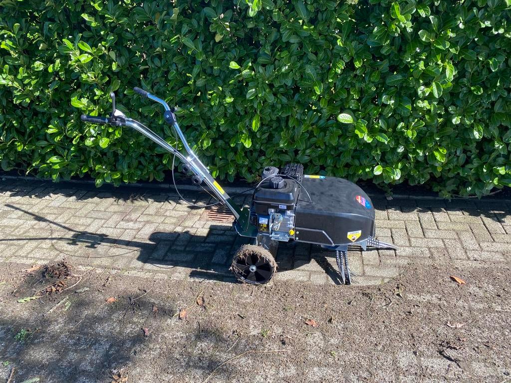 Onkruidborstel te huur.., Ophalen, Zo goed als nieuw