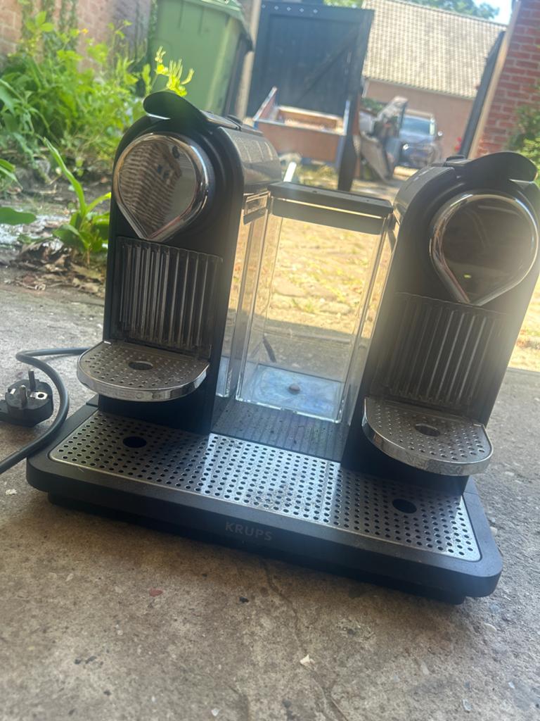 Krups Nespresso Dubbel Koffiezetapparaat, Ophalen, Koffiepads en cups, Gebruikt, Koffiemachine