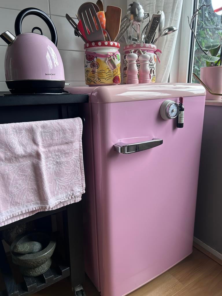 Roze koelkast, Witgoed en Apparatuur, 100 tot 150 liter, Ophalen of Verzenden, Gebruikt, Zonder vriesvak
