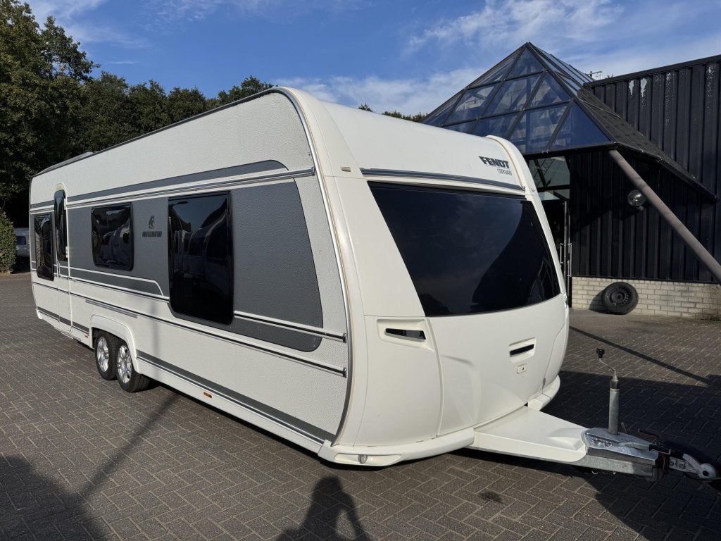 Fendt Diamond 700 2015 | Vrijst. Queensbed | Voortent, 7 tot 8 meter, Bedrijf, Treinzit, Oven