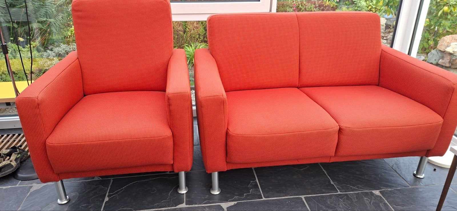Rode bank en fauteuil, Huis en Inrichting, Ophalen, Minder dan 75 cm, Tweepersoons, Zo goed als nieuw