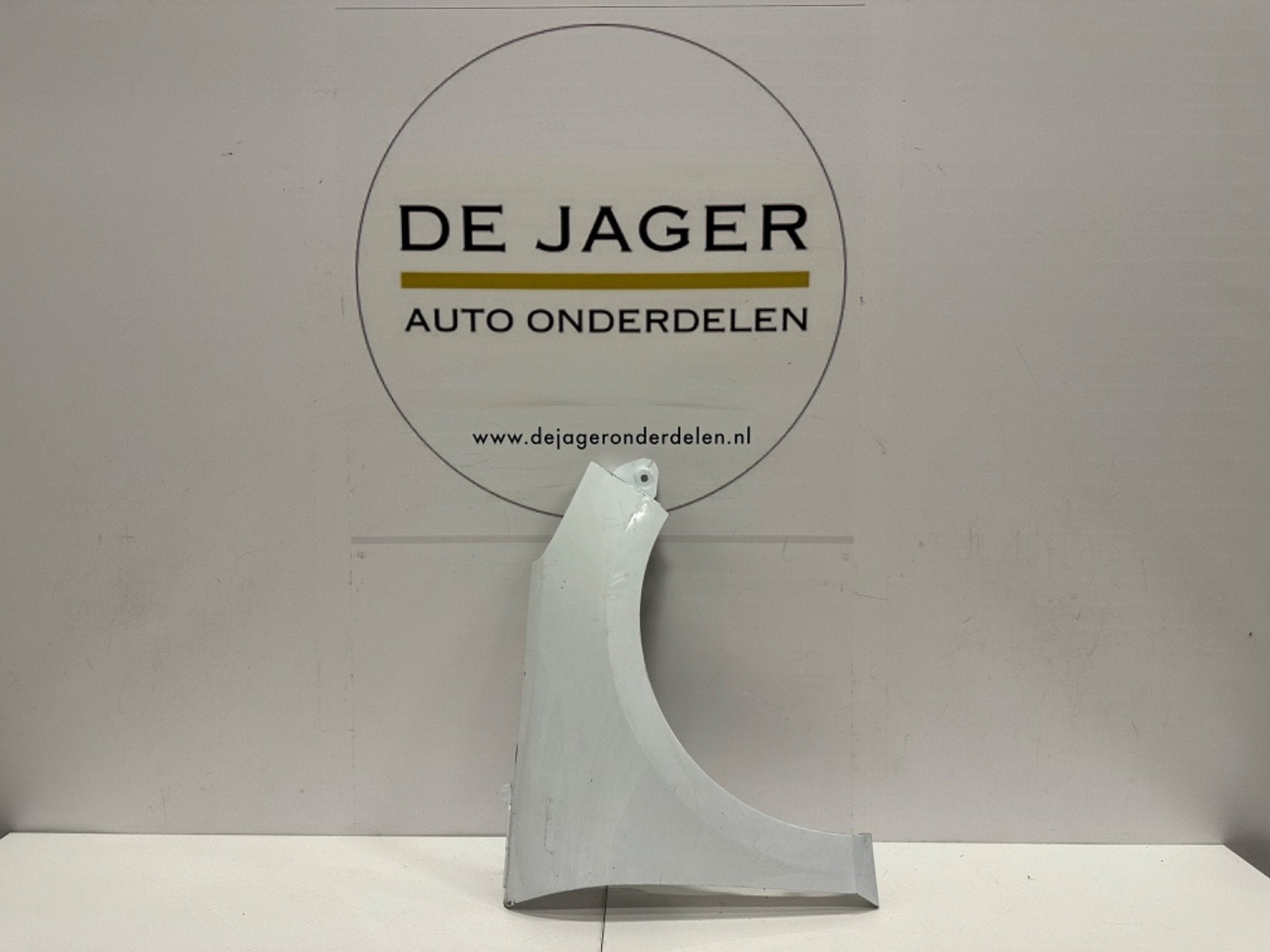 FORD FIESTA MK8 VOORSCHERM SPATBORD ORIGINEEL, Gebruikt, Info@ford.com, Rechts, Ophalen of Verzenden