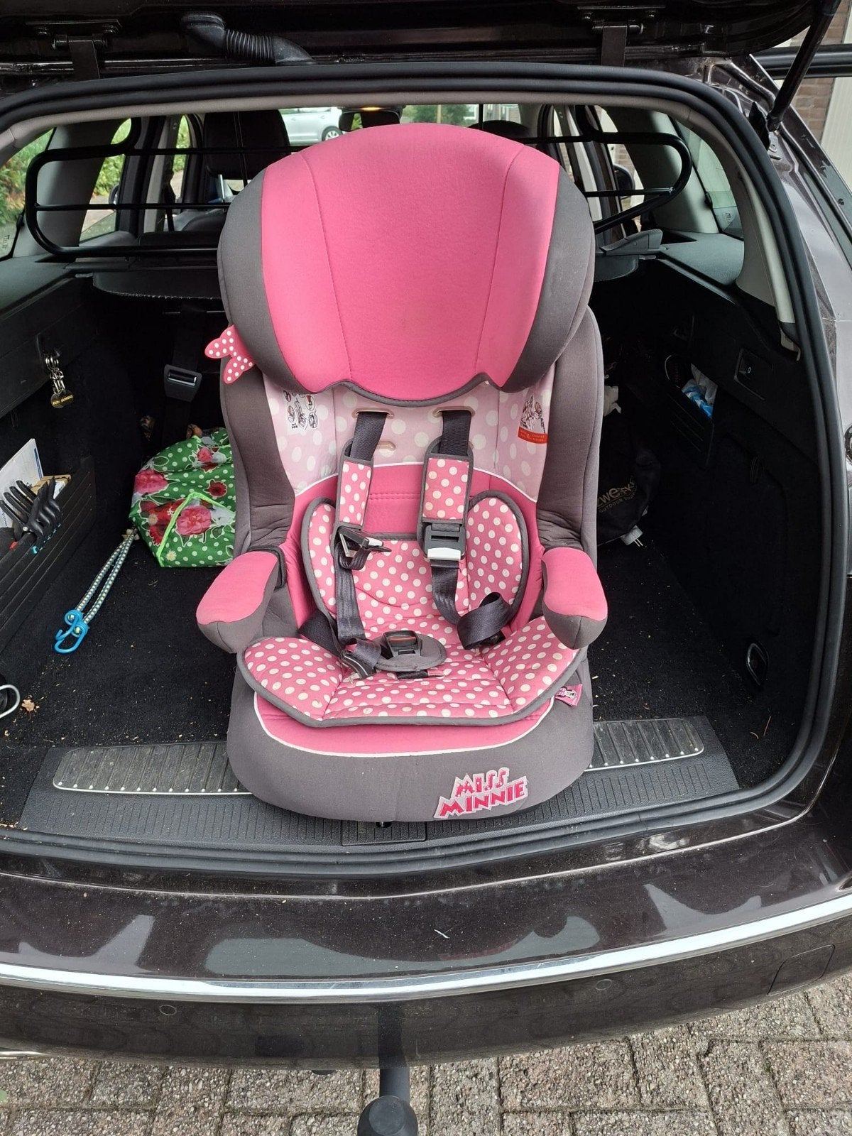 Disney Minnie Mouse Autostoeltje - Roze met stippen, Kinderen en Baby's, Autostoeltjes, Overige merken, Ophalen of Verzenden, 9 t/m 36 kg