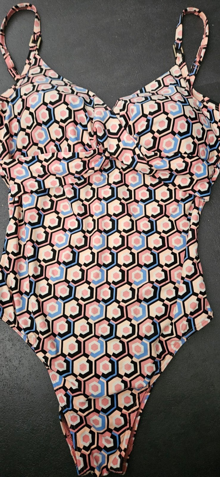 Cyell Badpak - Meerkleurig met geometrisch patroon, Kleding | Dames, Meerkleurig, Badpak, Ophalen of Verzenden, Zo goed als nieuw