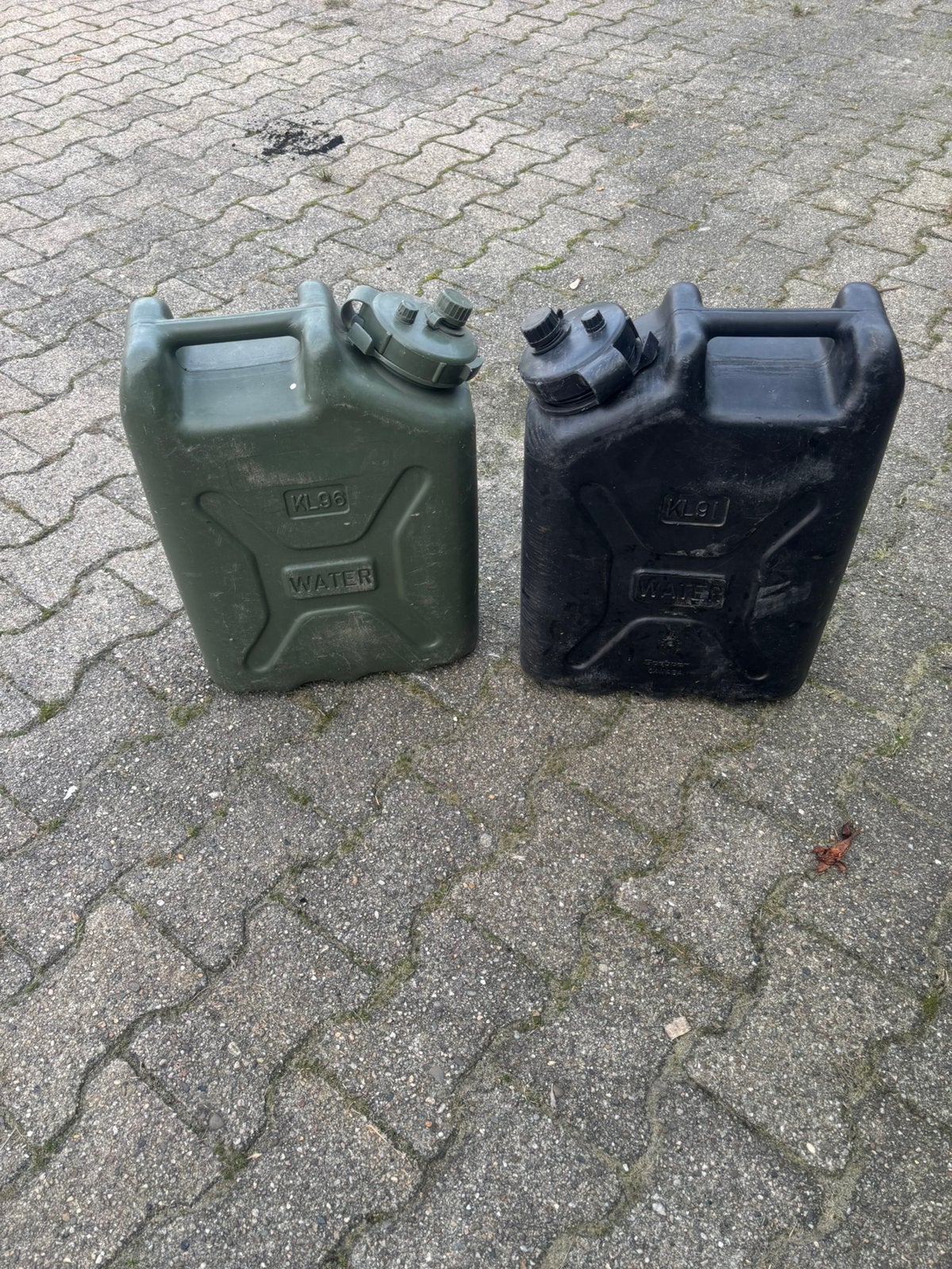 Nederlands leger water jerrycans 20 liter, Ophalen of Verzenden, Zo goed als nieuw