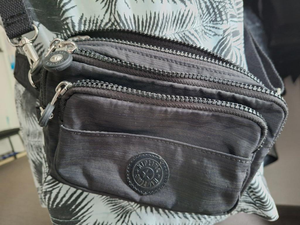 Kipling heuptasje/schoudertasje zwart, Ophalen of Verzenden, Zo goed als nieuw, Zwart, Schoudertasje