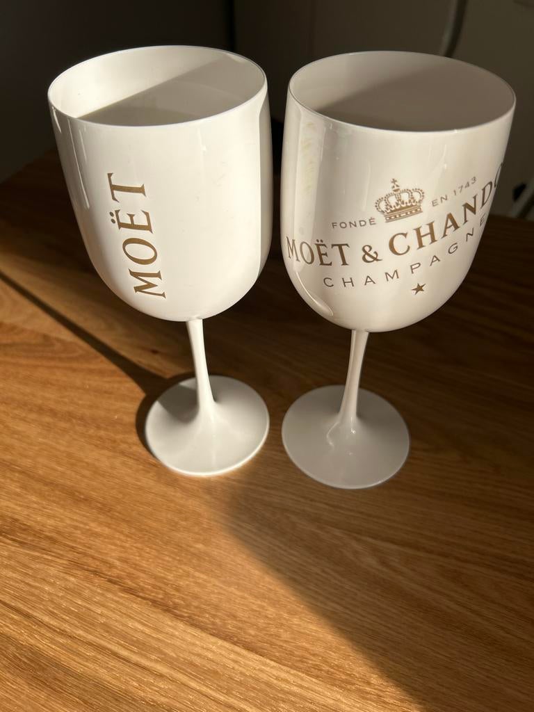 2 Moët & Chandon Ice kunststof coupes, Kunststof, Ophalen of Verzenden, Wit, Overige merken