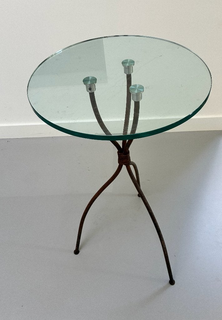 Bijzettafeltje, rond glas bovenblad, ijzeren poot., Minder dan 55 cm, Gebruikt, Rond, Glas