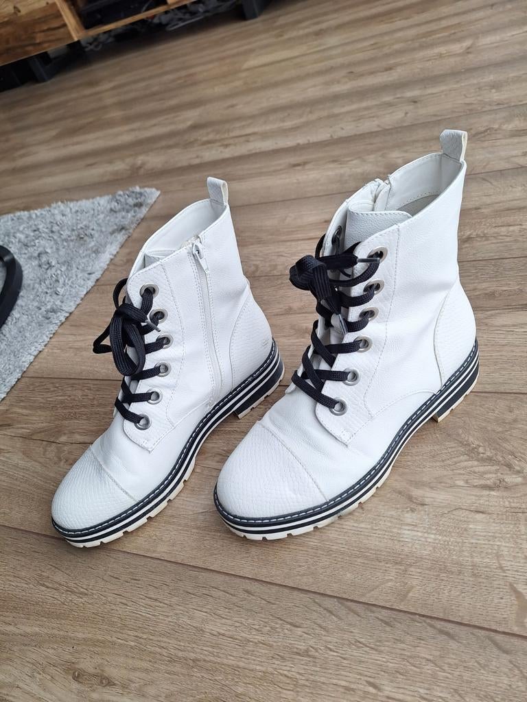 Witte veterlaarsjes met zwarte veters, maat 40, Kleding | Dames, Schoenen, Zo goed als nieuw, Lage of Enkellaarzen, Wit, Ophalen of Verzenden