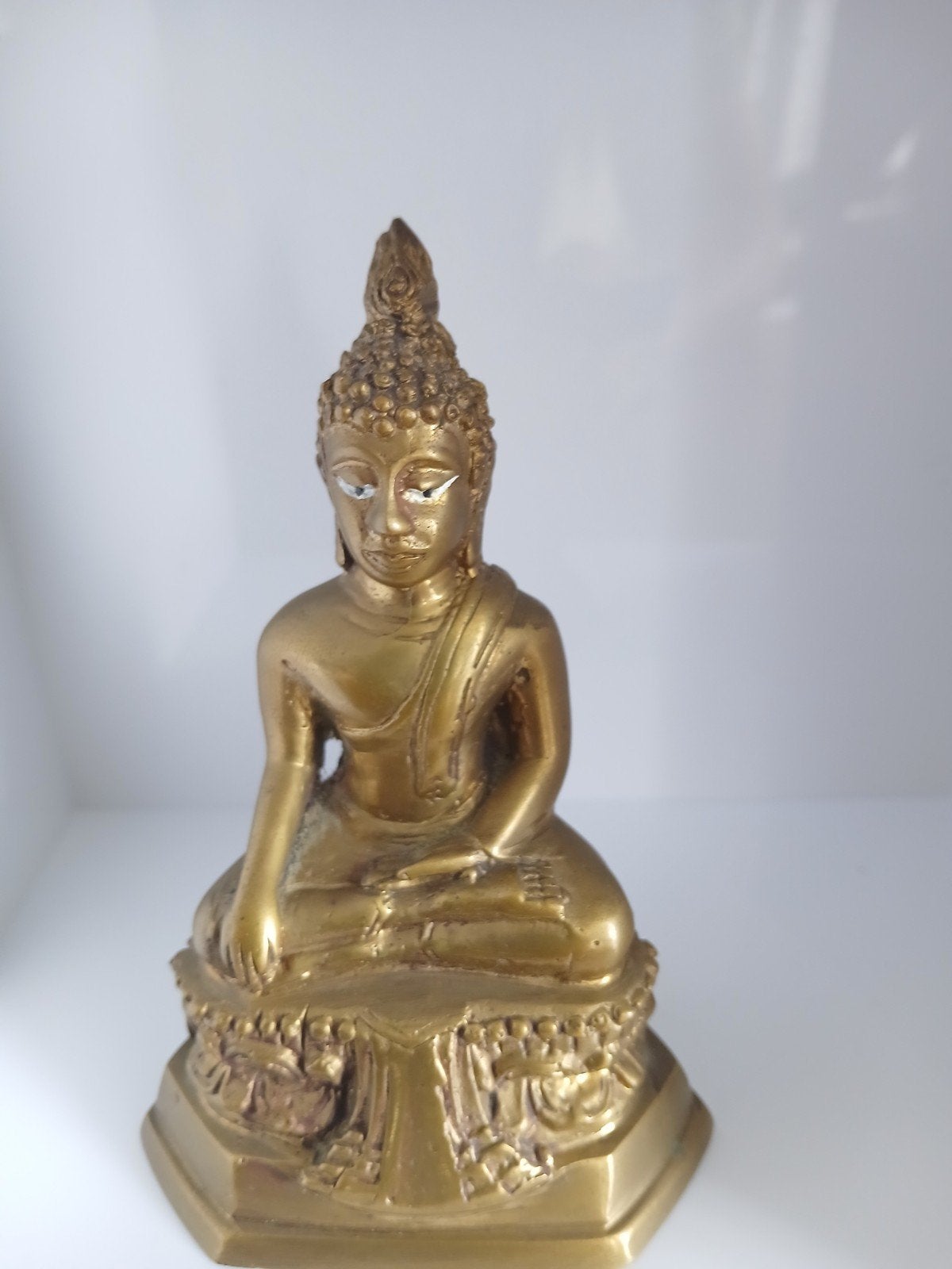 Thais Boeddha beeldje -  11  cm hoog, Ophalen of Verzenden, Gebruikt, Metaal, Goud