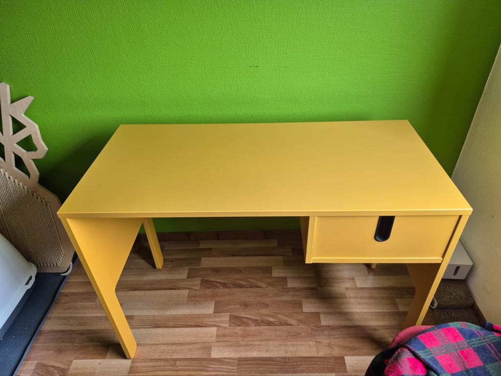 Bureau en kast Tenzo geel, Ophalen, Zo goed als nieuw