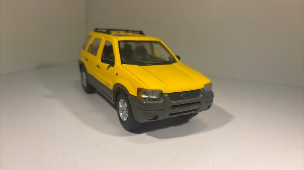Ford escape maisto 1.24, Hobby en Vrije tijd, Maisto, Ophalen of Verzenden, A, A