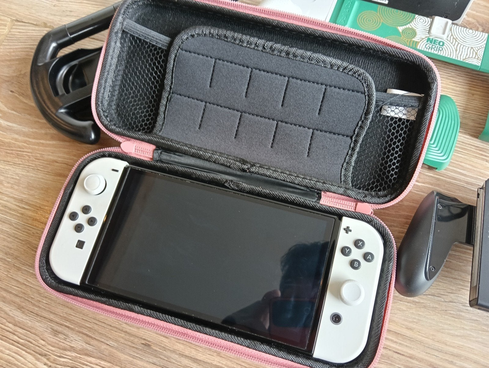 Foto 9 van Nintendo Switch OLED, in nieuwstaat! + accessoires en game