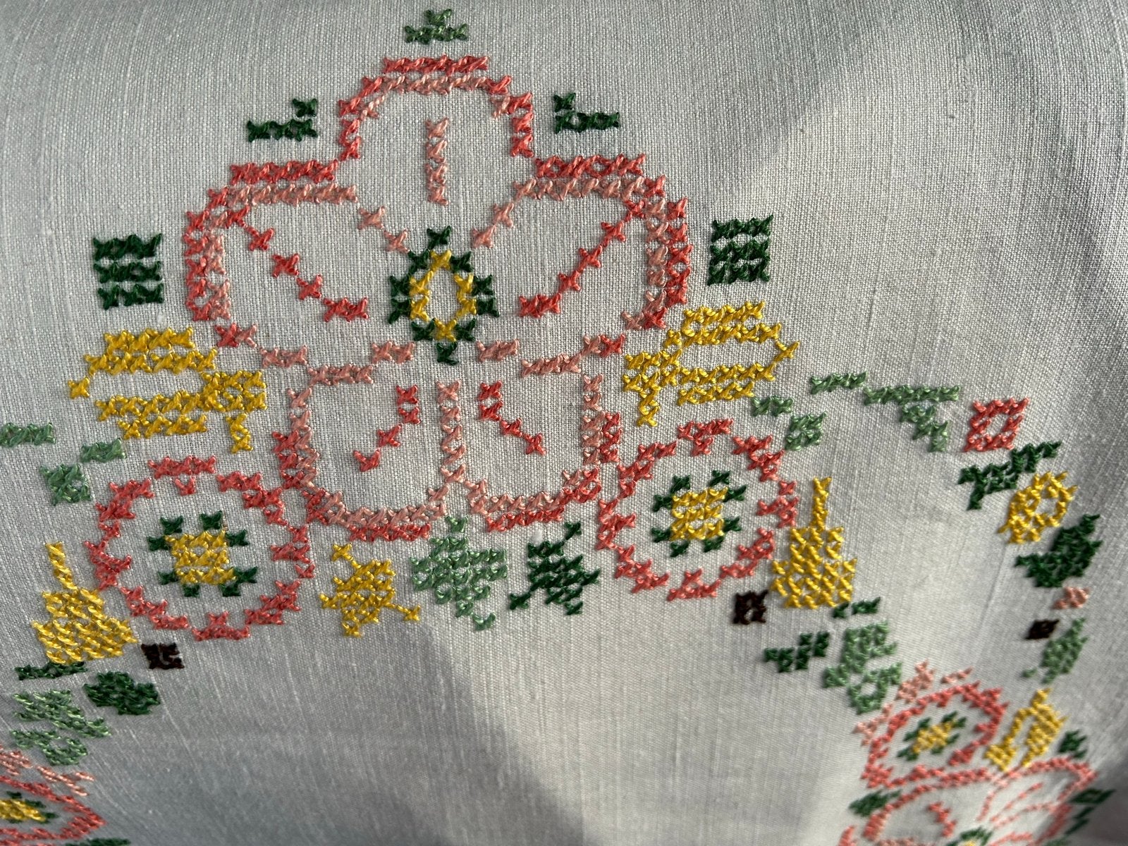 Brocant geborduurd tafellaken katoen linnen look, Ophalen of Verzenden, Wit, Textiel, Gebruikt