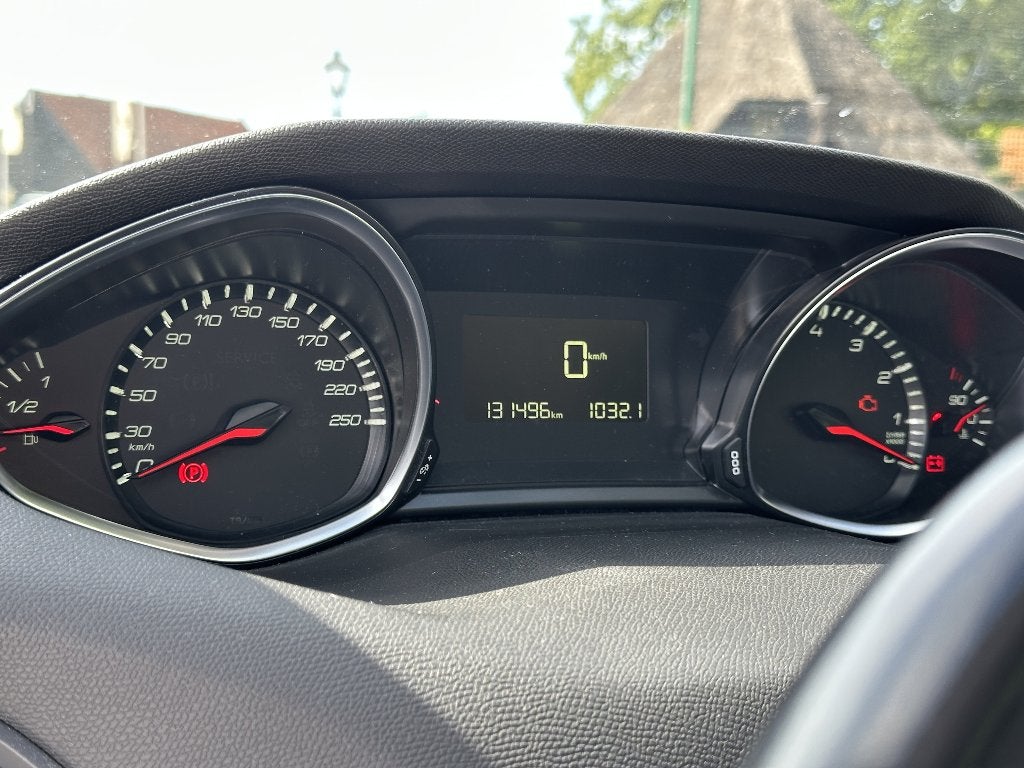 Foto 12 van Peugeot 308 1.2 Allure | Riem Vervangen! | CarPlay | PDC|ECC