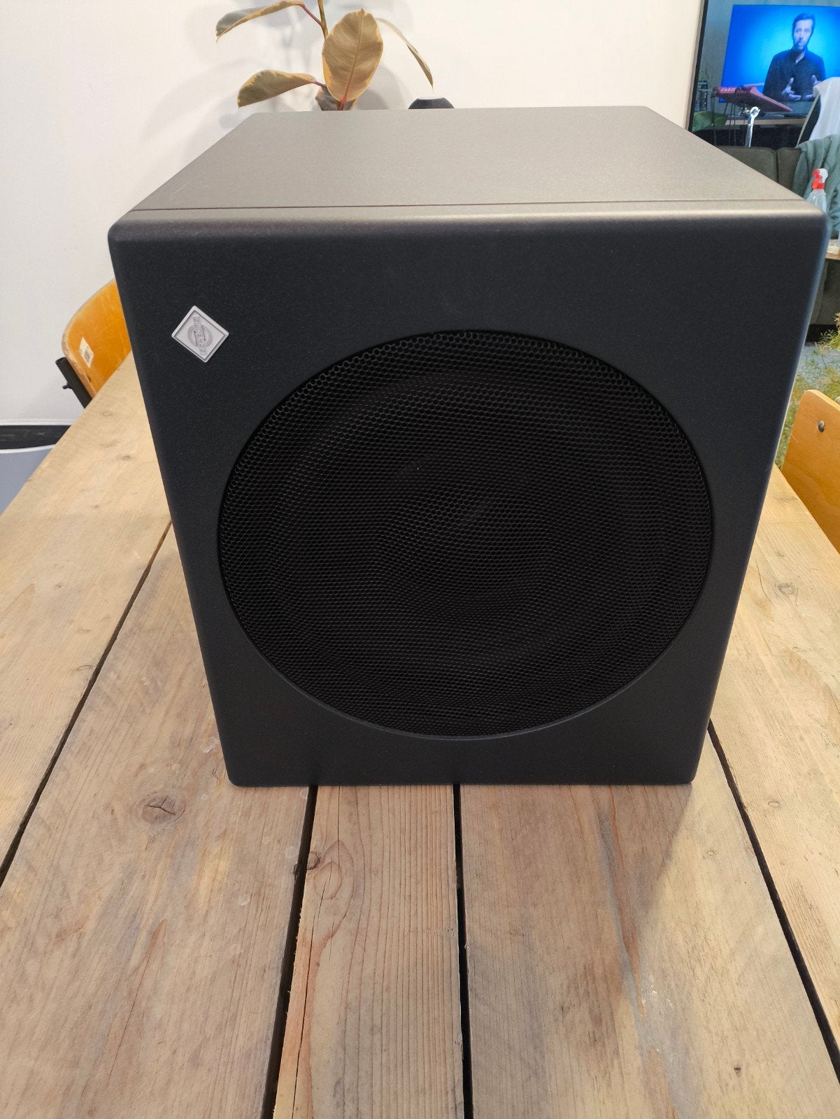 Neumann KH 750 DSP actieve studiomonitor subwoofer, Subwoofer, Ophalen of Verzenden, Zo goed als nieuw, 150 watt of meer