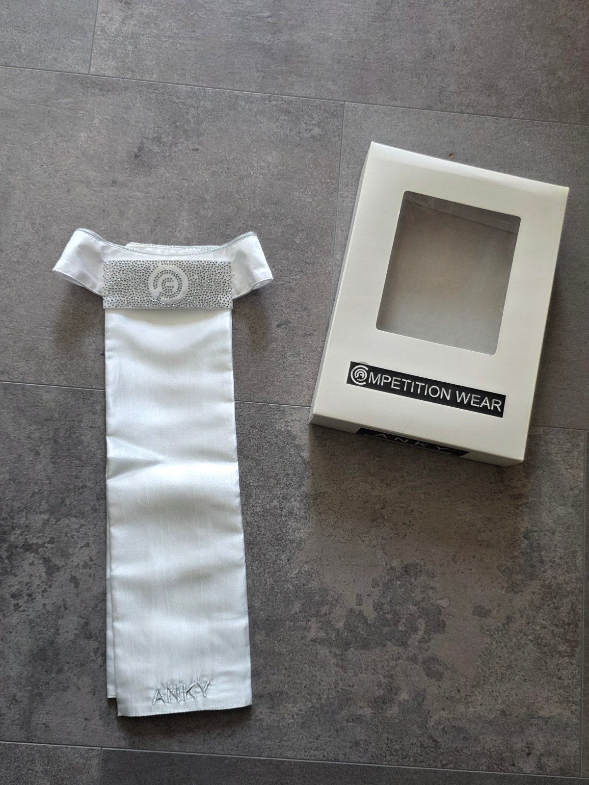 Anky Sporty Chic wedstrijd plastron strass maat M, Ophalen of Verzenden, Zo goed als nieuw