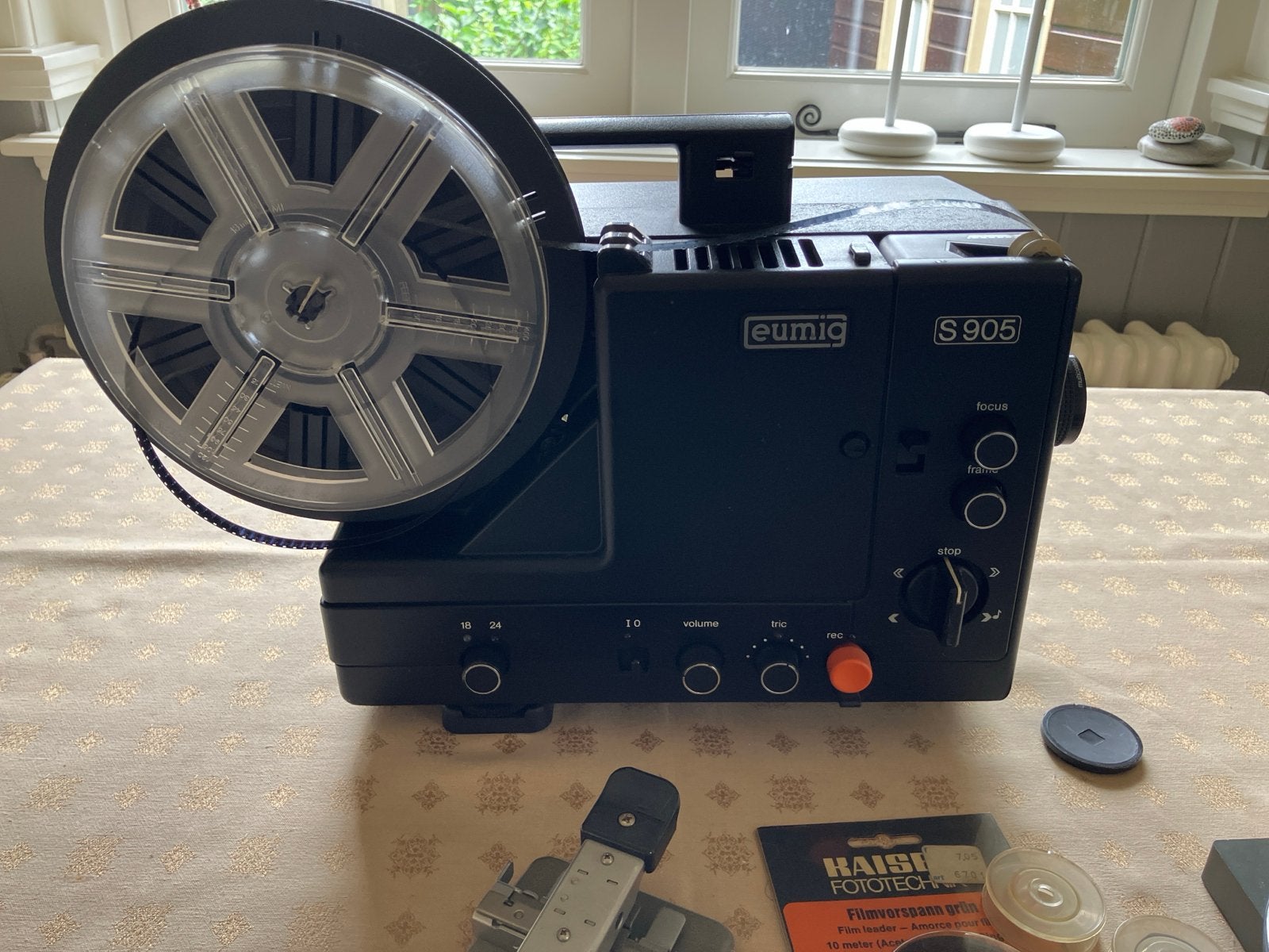 Eumig S 905 Super 8 projector met accessoires, Ophalen of Verzenden, Zo goed als nieuw