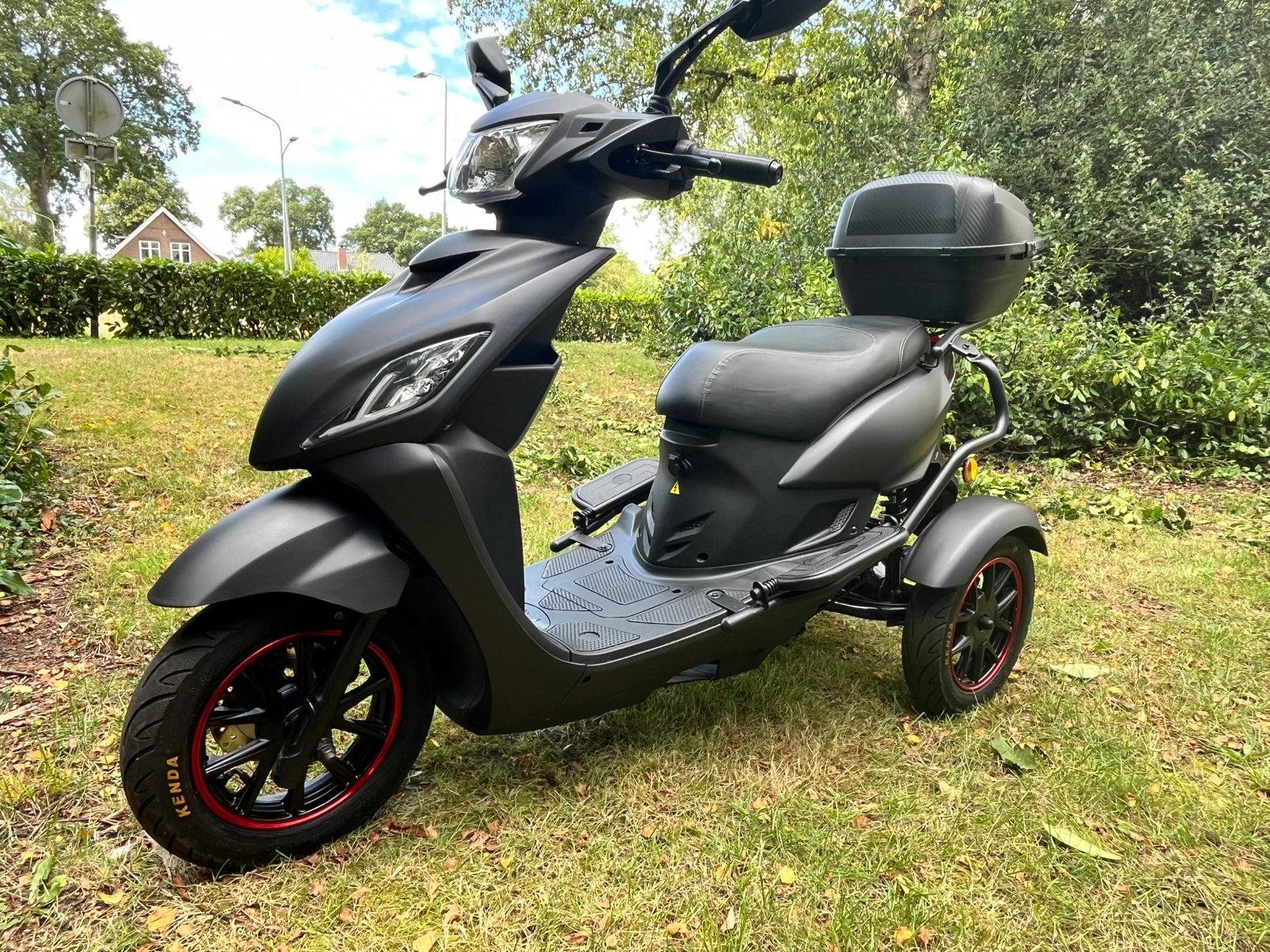 IVA T3 2.0 Elektrische Scooter 2025 – Nieuwstaat – 438 km, Zo goed als nieuw, 16 km/u of meer, 46 km of meer, Ophalen