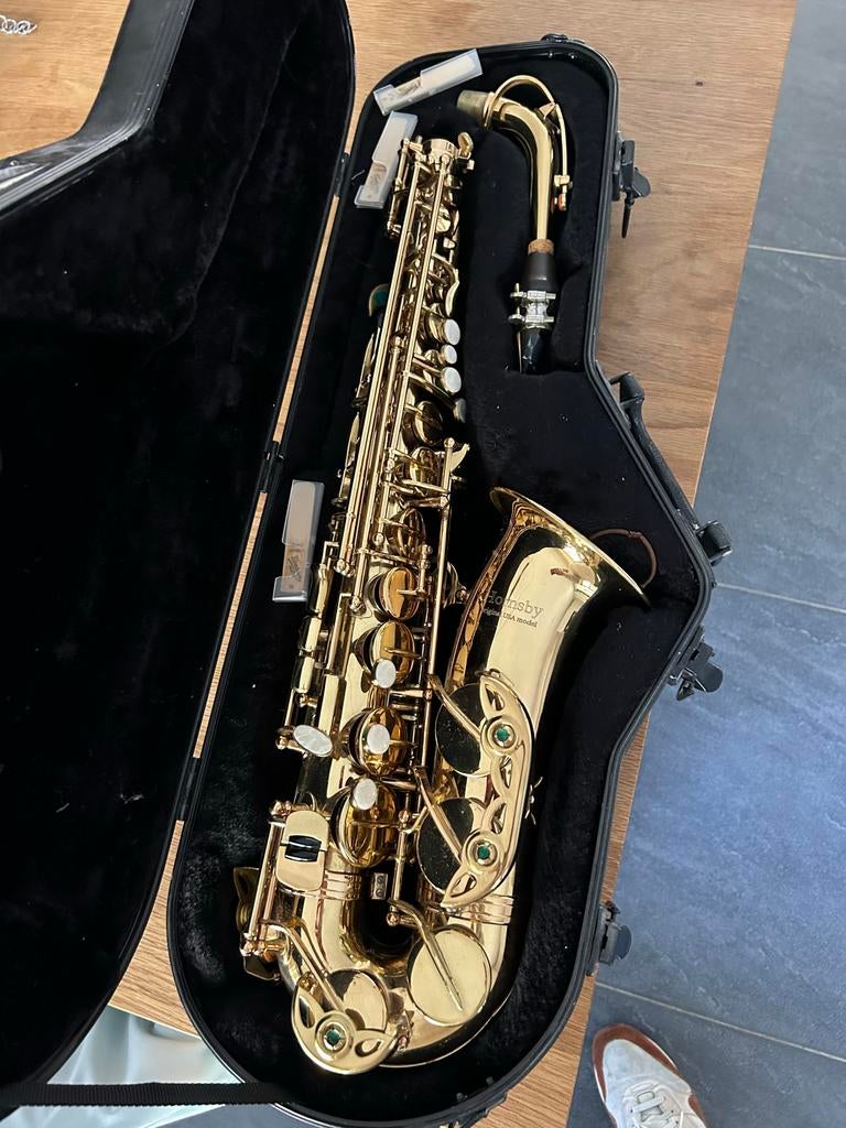 Nieuwe Hornsby saxofoon in koffer, Ophalen of Verzenden, Zo goed als nieuw, Alt, Met koffer
