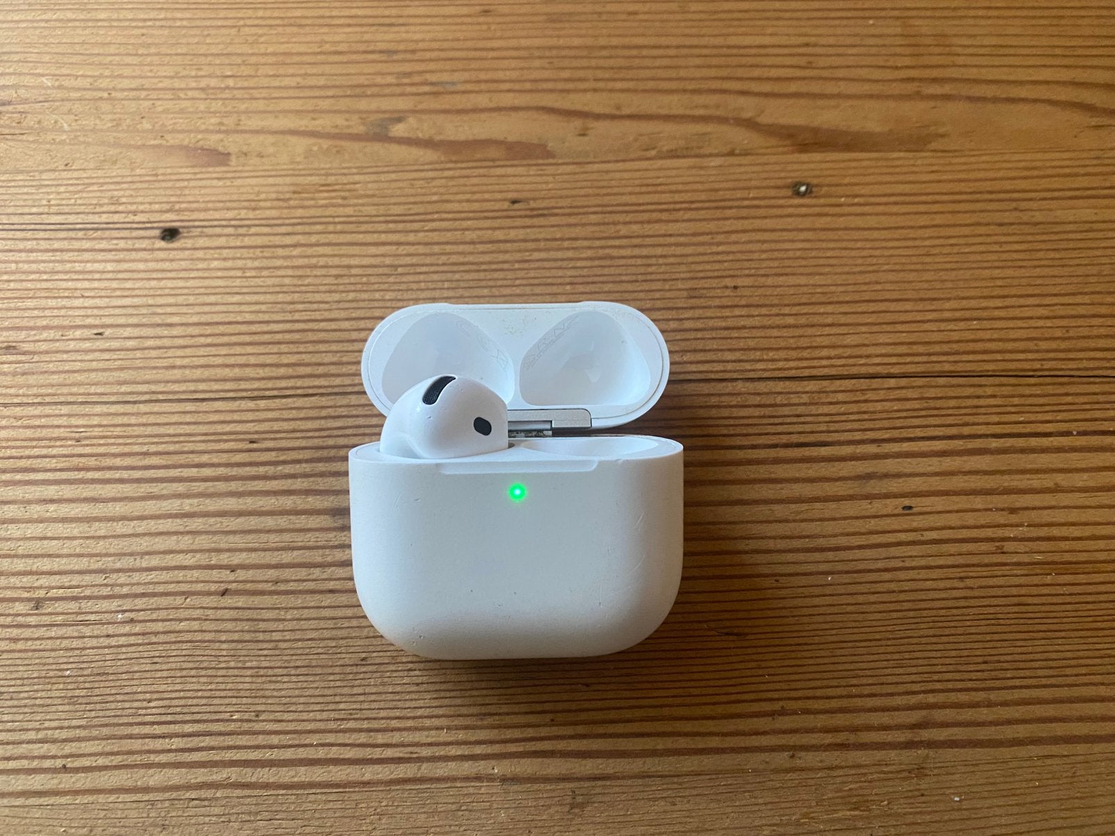 Airpods 4 met een oortje L, Ophalen, Zo goed als nieuw