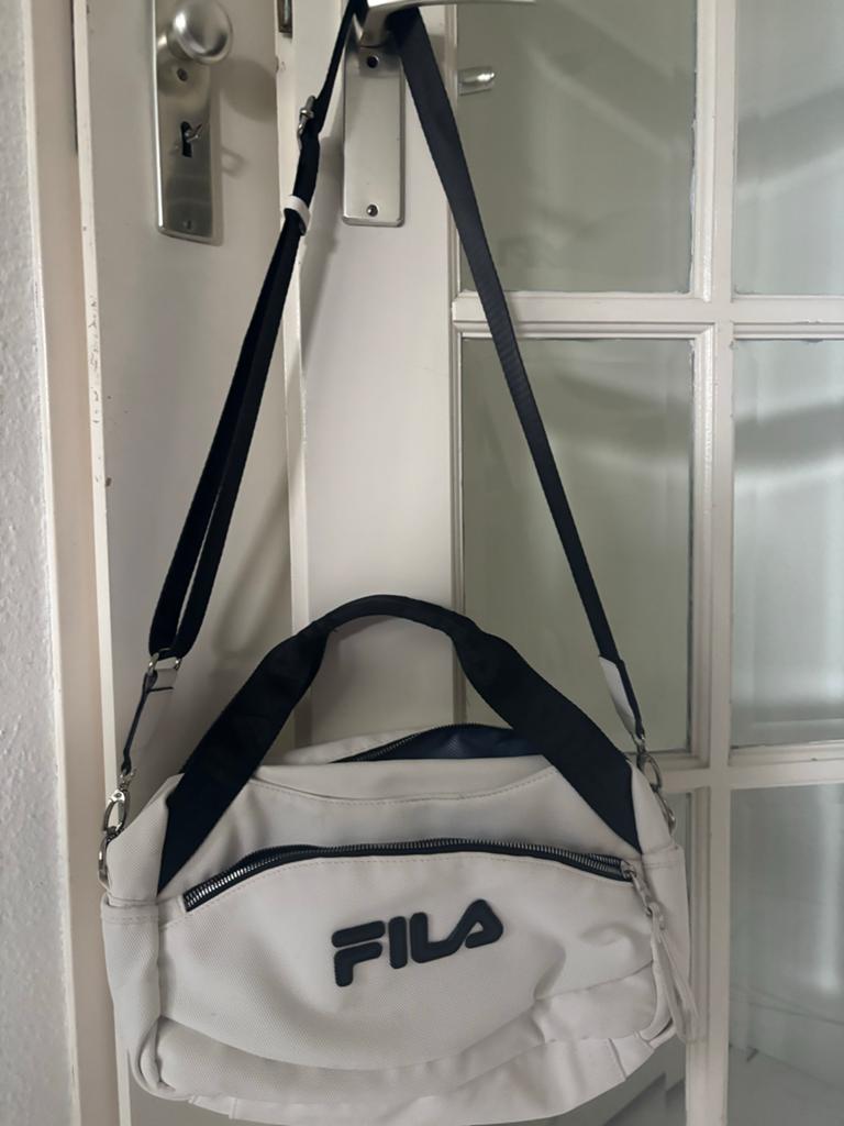 Fila Schoudertas - Crème met Zwart, Ophalen, Zo goed als nieuw, Beige, Schoudertasje