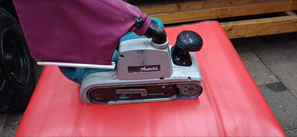 Makita Bandschuurmachine - Krachtig en Betrouwbaar, Ophalen of Verzenden