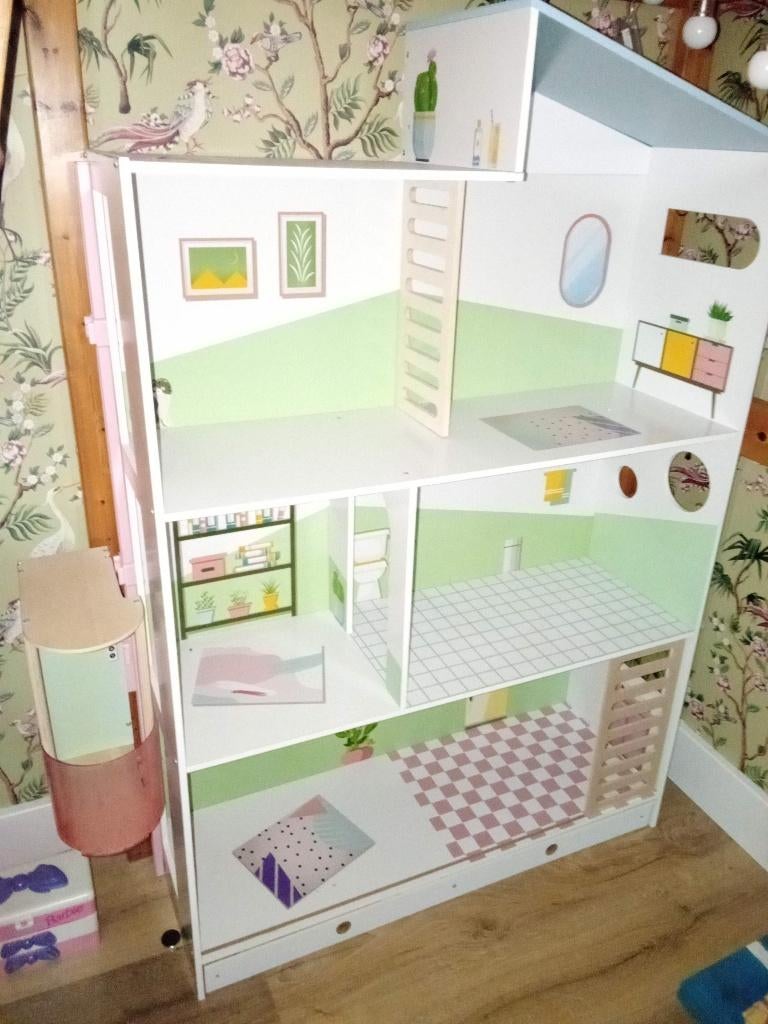 **GRATIS** barbie / poppen huis, Ophalen, Gebruikt, Poppenhuis