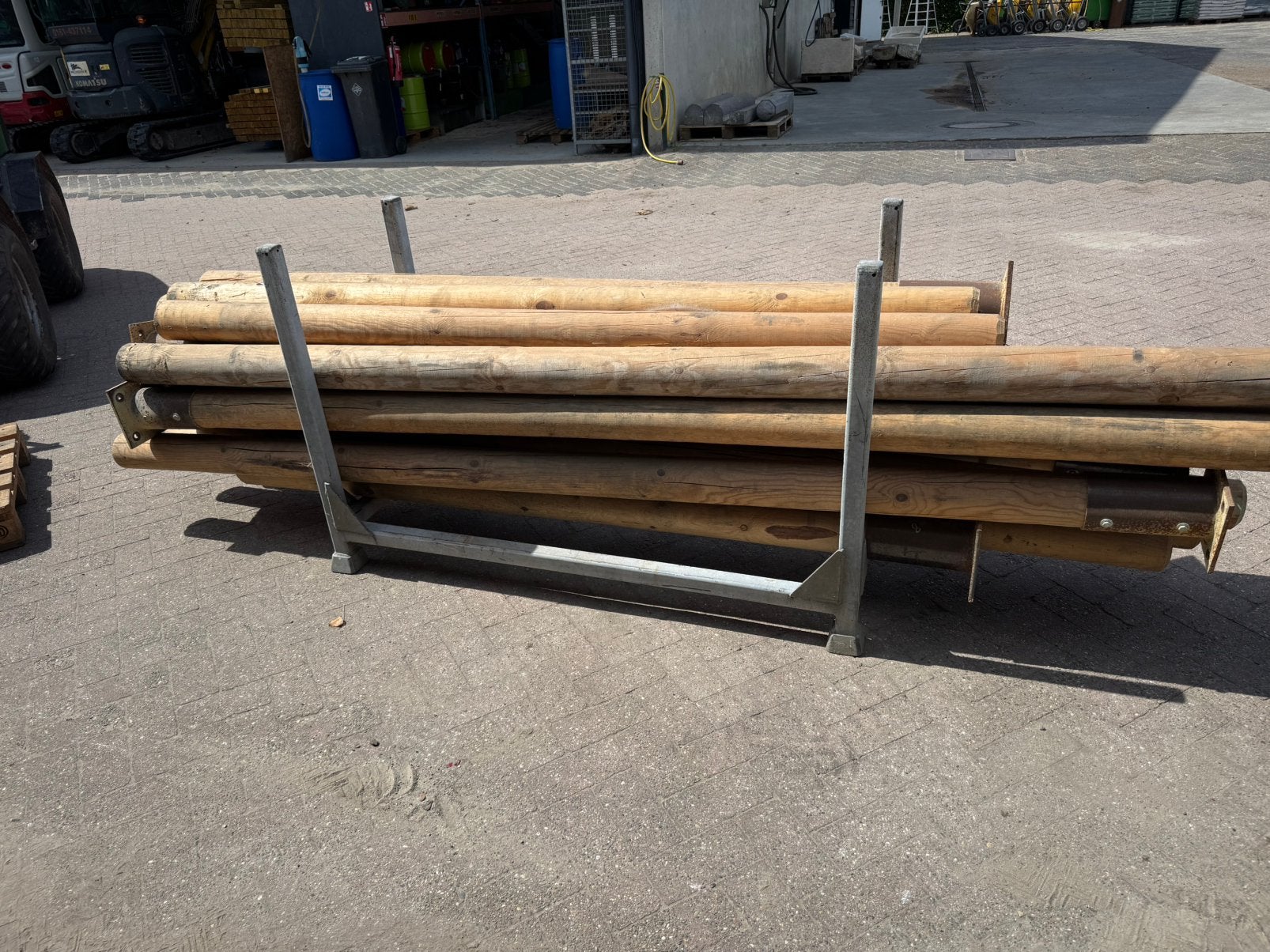 Gefreesde ronde palen met zware voetplaten, Ophalen of Verzenden, Zo goed als nieuw, 250 cm of meer, Palen