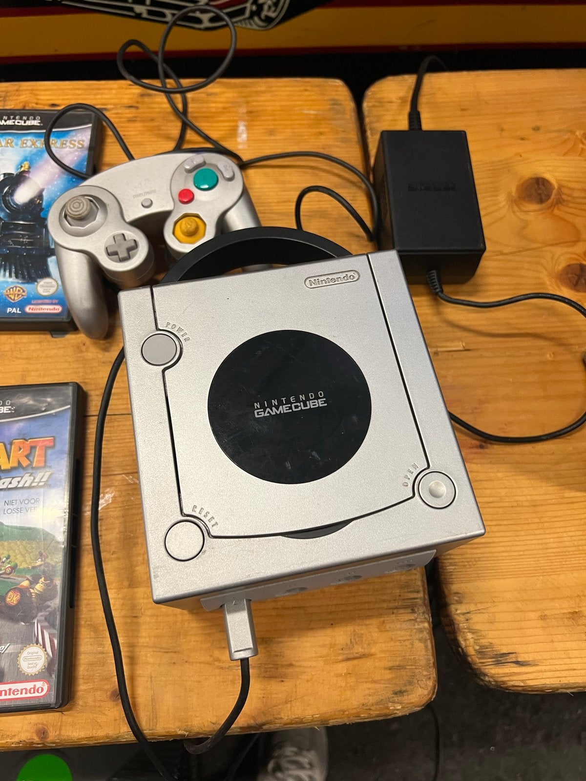 Nintendo GameCube te koop met controller en 4 games, Ophalen, Met 1 controller, Zilver, Gebruikt
