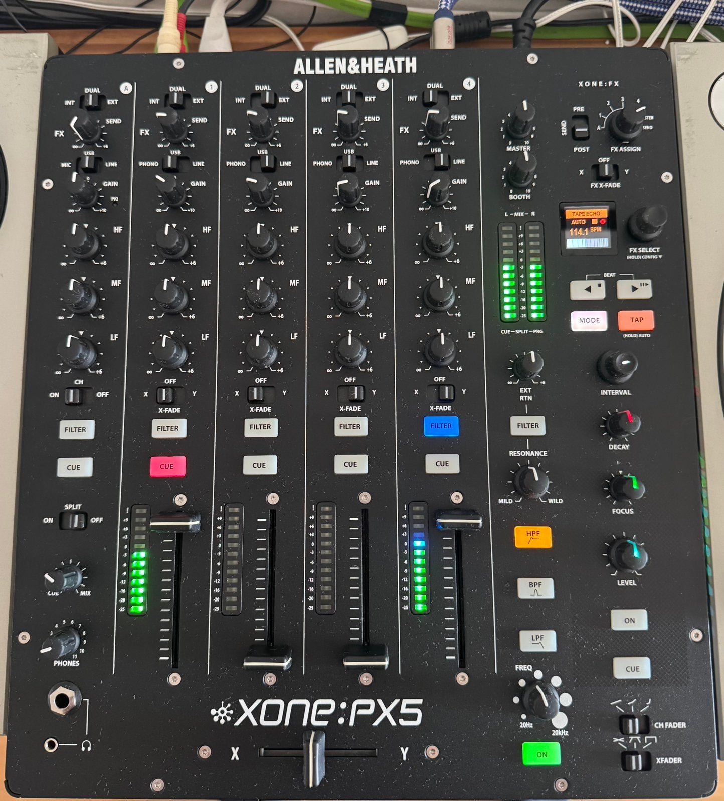 Foto 3 van Allen & Heath Xone:PX5 mengpaneel