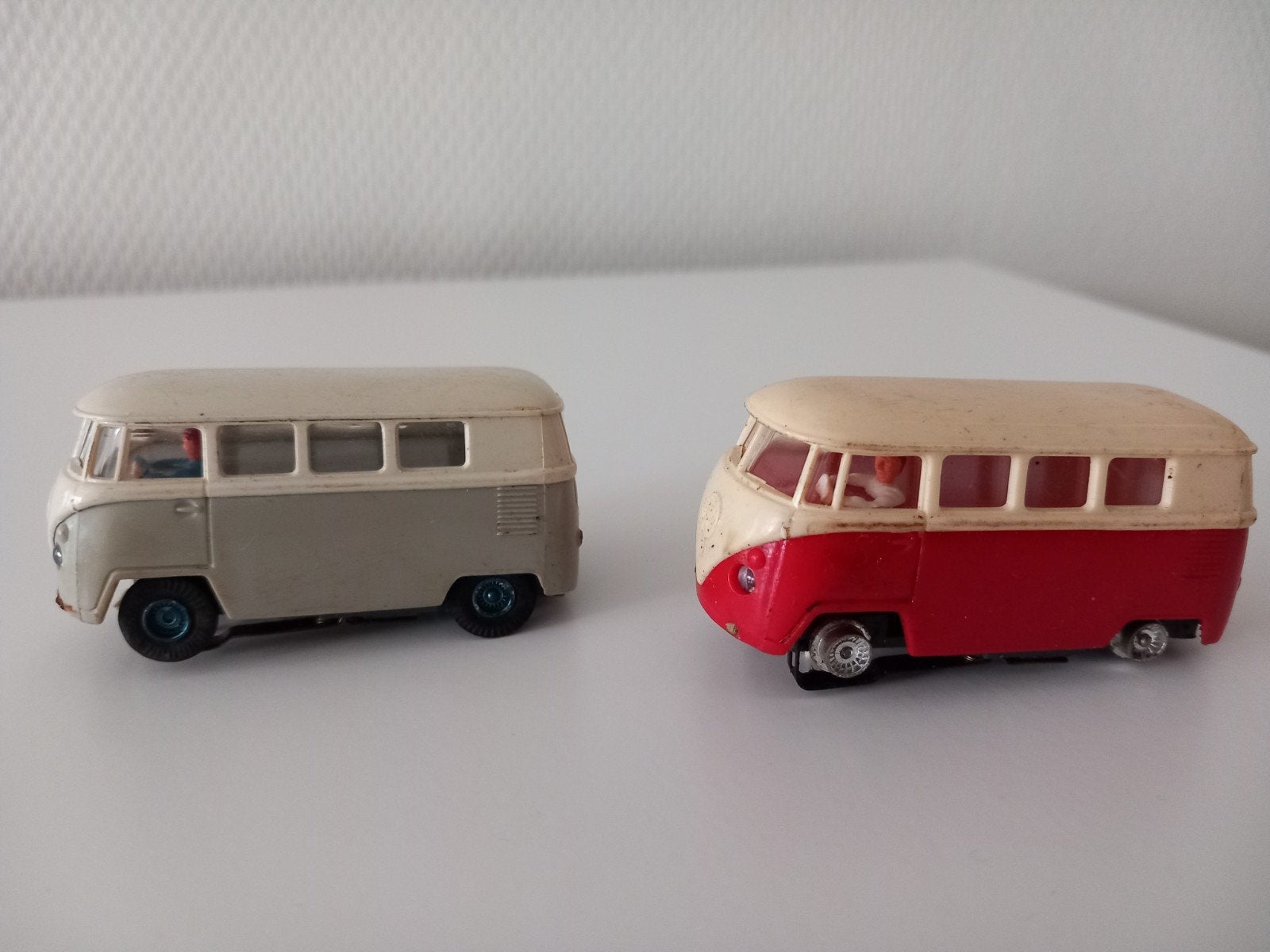 Vintage busjes en auto's, Ophalen
