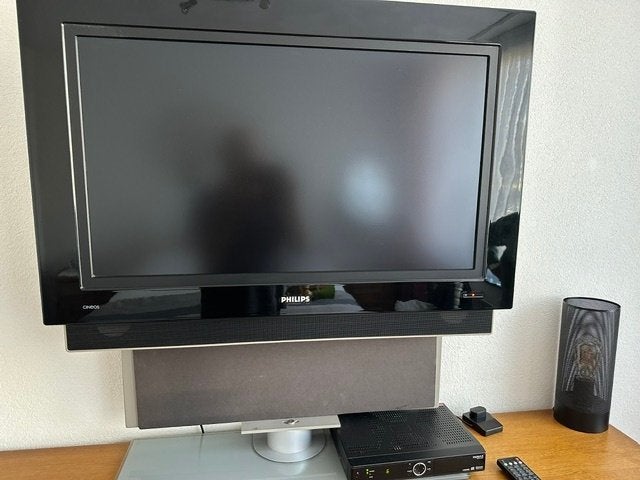 TV Philips Cineos met decoder Humax 5100C, Ophalen, Philips, Gebruikt, 50 Hz