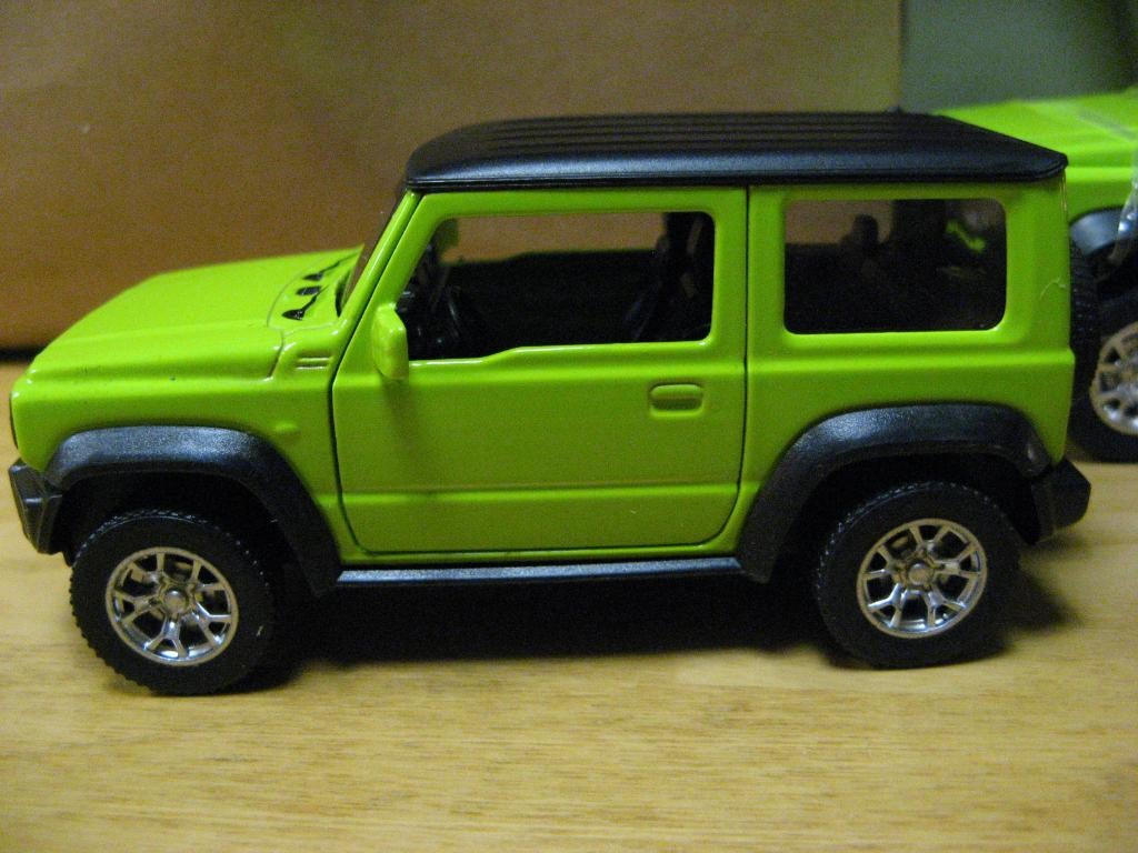 MOOI SUZUKI JIMNY SIERRA 2018 model metaal 1/24 nieuwstaat, Hobby en Vrije tijd, Ophalen of Verzenden, Nieuw, Auto, Overige merken
