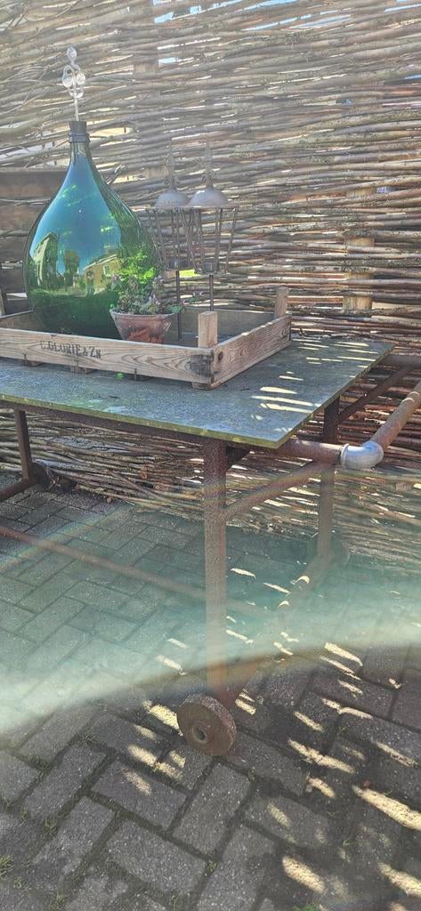 Robuuste tuintafel op wielen - Industrieel design, Ophalen, Gebruikt, Rechthoekig, Metaal